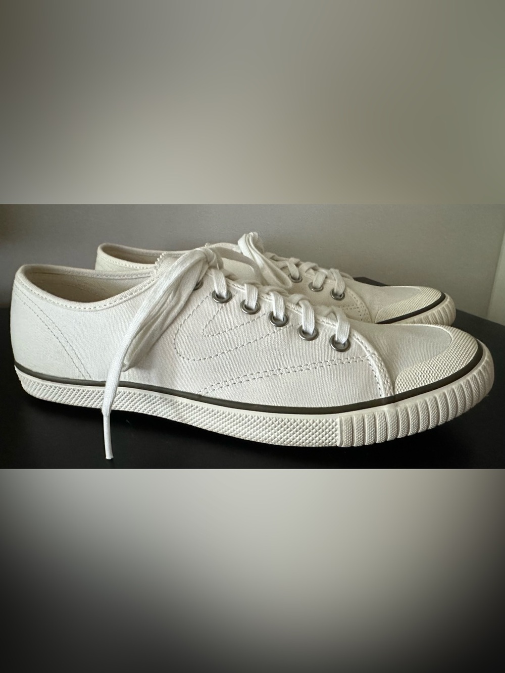 Tretorn Tournament Canvas Sneakers White Women’s 8.5 EUC Box